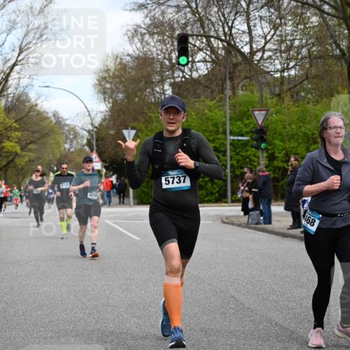 12.04.2026 - 45. Internationalen Wilhelmsburger Insellauf J. Mangold http://msf.ph/oto/9510476 12.04.2026 13:00:35 Ziel 4410, 3378, 5012, 2303, 4997, 4397, 5854, 5737, 5412, 4826, 3136, 4098, 4468, 2964, 5311, 4707, 4696, 5777, 3166, 4702, 4407, 4827, 4622, 5799, 4537, 4538, 4830, 4354, 4772, 4355, 5106, 4332, 5765, 4944, 4546, 5485 meine-sportfotos.de