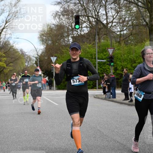 12.04.2026 - 45. Internationalen Wilhelmsburger Insellauf J. Mangold http://msf.ph/oto/9510477 12.04.2026 13:00:35 Ziel 4410, 3378, 5012, 2303, 4997, 4397, 5854, 5737, 5412, 4826, 3136, 4098, 4468, 2964, 5311, 4707, 4696, 5777, 3166, 4702, 4407, 4827, 4622, 5799, 4537, 4538, 4830, 4354, 4772, 4355, 5106, 4332, 5765, 4944, 4546, 5485 meine-sportfotos.de