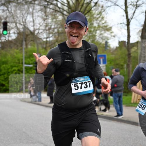 12.04.2026 - 45. Internationalen Wilhelmsburger Insellauf J. Mangold http://msf.ph/oto/9510489 12.04.2026 13:00:36 Ziel 3378, 5012, 2303, 4997, 4397, 5854, 5737, 5412, 4826, 3136, 4098, 4468, 2964, 4468, 2964, 5311, 4707, 4696, 5777, 3166, 4702, 4407, 4827, 4622, 5799, 4537, 4538, 4830, 4354, 4772, 4355, 5106, 4332, 5765, 4944, 4546, 5485, 4625, 4637, 3436 meine-sportfotos.de