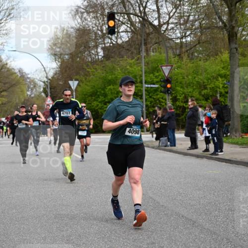 12.04.2026 - 45. Internationalen Wilhelmsburger Insellauf J. Mangold http://msf.ph/oto/9510501 12.04.2026 13:00:38 Ziel 3378, 5012, 2303, 4997, 4397, 5854, 5737, 5412, 4826, 3136, 4098, 4468, 2964, 5311, 4707, 4707, 4696, 5777, 3166, 4702, 4407, 4827, 4622, 5799, 4537, 4538, 4830, 4354, 4772, 4355, 5106, 4332, 5765, 4944, 4546, 5485, 4625, 4637, 3436, 3437, 2578, 4937 meine-sportfotos.de