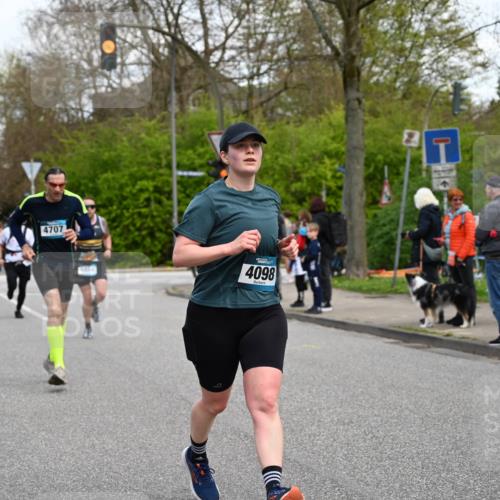 12.04.2026 - 45. Internationalen Wilhelmsburger Insellauf J. Mangold http://msf.ph/oto/9510509 12.04.2026 13:00:38 Ziel 3378, 5012, 2303, 4997, 4397, 5854, 5737, 5412, 4826, 3136, 4098, 4468, 2964, 5311, 4707, 4707, 4696, 5777, 3166, 4702, 4407, 4827, 4622, 5799, 4537, 4538, 4830, 4354, 4772, 4355, 5106, 4332, 5765, 4944, 4546, 5485, 4625, 4637, 3436, 3437, 2578, 4937 meine-sportfotos.de