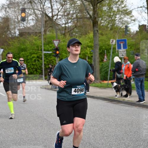12.04.2026 - 45. Internationalen Wilhelmsburger Insellauf J. Mangold http://msf.ph/oto/9510511 12.04.2026 13:00:39 Ziel 3378, 5012, 2303, 4997, 4397, 5854, 5737, 5412, 4826, 3136, 4098, 4468, 2964, 5311, 4707, 4696, 5777, 3166, 4702, 4407, 4827, 4622, 5799, 4537, 4538, 4830, 4354, 4772, 4355, 5106, 4332, 5765, 4944, 4546, 5485, 4625, 4637, 3436, 3437, 2578, 4937, 5135 meine-sportfotos.de
