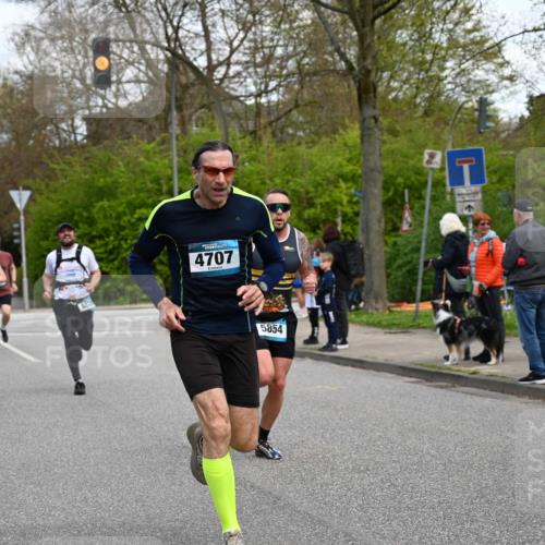 12.04.2026 - 45. Internationalen Wilhelmsburger Insellauf J. Mangold http://msf.ph/oto/9510522 12.04.2026 13:00:40 Ziel 3378, 5012, 2303, 4997, 4397, 5854, 5737, 5412, 4826, 3136, 4098, 4468, 2964, 5311, 4707, 4696, 5777, 3166, 4702, 4407, 4827, 4622, 5799, 4537, 4538, 5799, 4537, 4538, 4830, 4354, 4772, 4355, 5106, 4332, 5765, 4944, 4546, 5485, 4625, 4637, 3436, 3437, 2578, 4937, 5135, 5186, 4765 meine-sportfotos.de