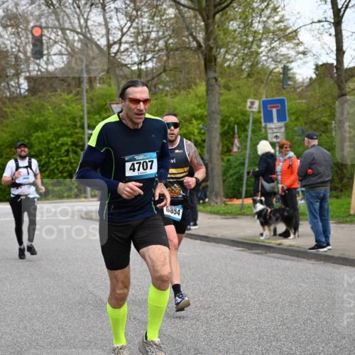 12.04.2026 - 45. Internationalen Wilhelmsburger Insellauf J. Mangold http://msf.ph/oto/9510524 12.04.2026 13:00:40 Ziel 3378, 5012, 2303, 4997, 4397, 5854, 5737, 5412, 4826, 3136, 4098, 4468, 2964, 5311, 4707, 4696, 5777, 3166, 4702, 4407, 4827, 4622, 5799, 4537, 4538, 5799, 4537, 4538, 4830, 4354, 4772, 4355, 5106, 4332, 5765, 4944, 4546, 5485, 4625, 4637, 3436, 3437, 2578, 4937, 5135, 5186, 4765 meine-sportfotos.de