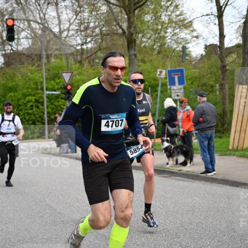 12.04.2026 - 45. Internationalen Wilhelmsburger Insellauf J. Mangold http://msf.ph/oto/9510527 12.04.2026 13:00:41 Ziel 3378, 5012, 2303, 4997, 4397, 5854, 5737, 5412, 4826, 3136, 4098, 4468, 2964, 5311, 4707, 4696, 4696, 5777, 3166, 4702, 4407, 4827, 4622, 5799, 4537, 4538, 4830, 4354, 4772, 4355, 5106, 4332, 5765, 4944, 4546, 5485, 4625, 4637, 3436, 3437, 2578, 4937, 5135, 5186, 4765 meine-sportfotos.de