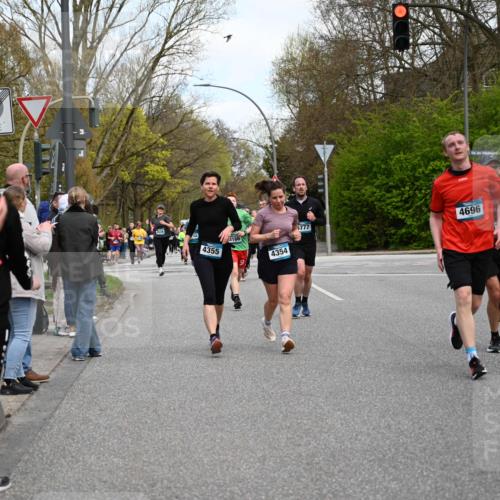 12.04.2026 - 45. Internationalen Wilhelmsburger Insellauf J. Mangold http://msf.ph/oto/9510577 12.04.2026 13:00:49 Ziel 2303, 4997, 4397, 5854, 5737, 5412, 4826, 3136, 4098, 4468, 2964, 5311, 4707, 4696, 5777, 3166, 4702, 4407, 4827, 4622, 4622, 5799, 4537, 4538, 4830, 4354, 4772, 4355, 5106, 4332, 5765, 4944, 4546, 5485, 4625, 4637, 3436, 3437, 2578, 4937, 3437, 2578, 4937, 5135, 5186, 4765, 5167, 4869, 5636, 3954, 5182, 4778, 5692, 4644, 4925, 5351, 5140, 4965 meine-sportfotos.de