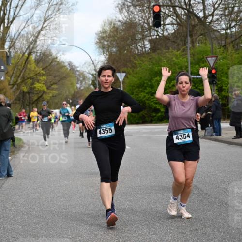 12.04.2026 - 45. Internationalen Wilhelmsburger Insellauf J. Mangold http://msf.ph/oto/9510592 12.04.2026 13:00:51 Ziel 5854, 5737, 5412, 4826, 3136, 4098, 4468, 2964, 5311, 4707, 4696, 5777, 3166, 4702, 4407, 4827, 4622, 5799, 4537, 4538, 4830, 4354, 4772, 4355, 5106, 4332, 5765, 4944, 4546, 5485, 4625, 4637, 3436, 3437, 2578, 4937, 5135, 5135, 5186, 4765, 5167, 4869, 5636, 3954, 5182, 4778, 5692, 4644, 4925, 5351, 5140, 4965, 3154, 4754 meine-sportfotos.de