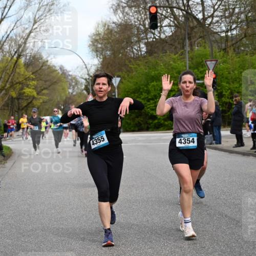 12.04.2026 - 45. Internationalen Wilhelmsburger Insellauf J. Mangold http://msf.ph/oto/9510593 12.04.2026 13:00:51 Ziel 5854, 5737, 5412, 4826, 3136, 4098, 4468, 2964, 5311, 4707, 4696, 5777, 3166, 4702, 4407, 4827, 4622, 5799, 4537, 4538, 4830, 4354, 4772, 4355, 5106, 4332, 5765, 4944, 4546, 5485, 4625, 4637, 3436, 3437, 2578, 4937, 5135, 5135, 5186, 4765, 5167, 4869, 5636, 3954, 5182, 4778, 5692, 4644, 4925, 5351, 5140, 4965, 3154, 4754 meine-sportfotos.de
