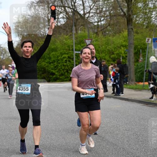 12.04.2026 - 45. Internationalen Wilhelmsburger Insellauf J. Mangold http://msf.ph/oto/9510596 12.04.2026 13:00:51 Ziel 5854, 5737, 5412, 4826, 3136, 4098, 4468, 2964, 5311, 4707, 4696, 5777, 3166, 4702, 4407, 4827, 4622, 5799, 4537, 4538, 4830, 4354, 4772, 4355, 5106, 4332, 5765, 4944, 4546, 5485, 4625, 4637, 3436, 3437, 2578, 4937, 5135, 5135, 5186, 4765, 5167, 4869, 5636, 3954, 5182, 4778, 5692, 4644, 4925, 5351, 5140, 4965, 3154, 4754 meine-sportfotos.de