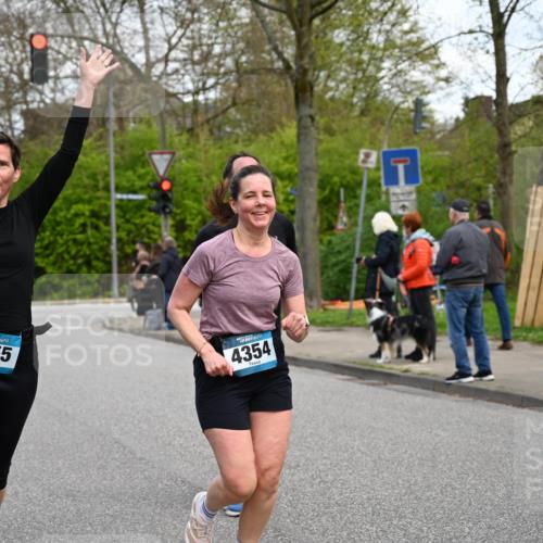 12.04.2026 - 45. Internationalen Wilhelmsburger Insellauf J. Mangold http://msf.ph/oto/9510600 12.04.2026 13:00:52 Ziel 5854, 5737, 5412, 4826, 3136, 4098, 4468, 2964, 5311, 4707, 4696, 5777, 3166, 4702, 4407, 4827, 4622, 5799, 4537, 4538, 5799, 4537, 4538, 4830, 4354, 4772, 4355, 5106, 4332, 5765, 4944, 4546, 5485, 4625, 4637, 3436, 3437, 2578, 4937, 5135, 5186, 4765, 5186, 4765, 5167, 4869, 5636, 3954, 5182, 4778, 5692, 4644, 4925, 5351, 5140, 4965, 3154, 4754, 4890, 4888, 4889, 5349, 3726 meine-sportfotos.de