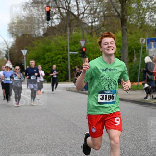 12.04.2026 - 45. Internationalen Wilhelmsburger Insellauf J. Mangold http://msf.ph/oto/9510618 12.04.2026 13:00:53 Ziel 5737, 5412, 4826, 3136, 4098, 4468, 2964, 5311, 4707, 4696, 5777, 3166, 4702, 4407, 4827, 4622, 5799, 4537, 4538, 4830, 4354, 4772, 4355, 5106, 4332, 5765, 4944, 4546, 5485, 4625, 4637, 3436, 3437, 2578, 4937, 5135, 5186, 4765, 5167, 4869, 5636, 3954, 5182, 4778, 5692, 4644, 4925, 5351, 5140, 4965, 3154, 4754, 4890, 4888, 4889, 5349, 3726 meine-sportfotos.de