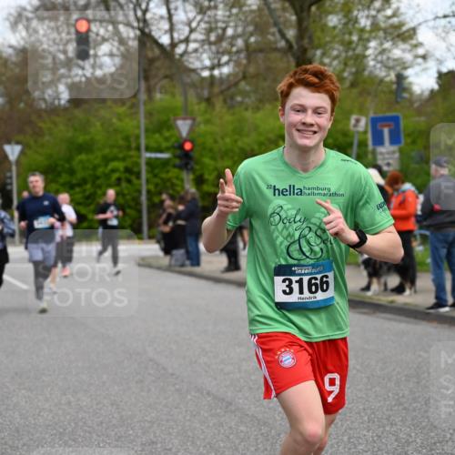 12.04.2026 - 45. Internationalen Wilhelmsburger Insellauf J. Mangold http://msf.ph/oto/9510620 12.04.2026 13:00:54 Ziel 5737, 5412, 4826, 3136, 4098, 4468, 2964, 5311, 4707, 4696, 5777, 3166, 4702, 4407, 4827, 4622, 5799, 4537, 4538, 4830, 4354, 4772, 4830, 4354, 4772, 4355, 5106, 4332, 5765, 4944, 4546, 5485, 4625, 4637, 3436, 3437, 2578, 4937, 5135, 5186, 4765, 5167, 5167, 4869, 5636, 3954, 5182, 4778, 5692, 4644, 4925, 5351, 5140, 4965, 3154, 4754, 4890, 4888, 4889, 5349, 3726, 5679 meine-sportfotos.de