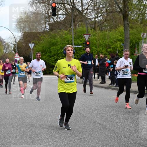 12.04.2026 - 45. Internationalen Wilhelmsburger Insellauf J. Mangold http://msf.ph/oto/9510667 12.04.2026 13:00:59 Ziel 4468, 2964, 5311, 4707, 4696, 5777, 3166, 4702, 4407, 4827, 4622, 5799, 4537, 4538, 4830, 4354, 4772, 4355, 5106, 4332, 5765, 4944, 4546, 5485, 5485, 4625, 4637, 3436, 3437, 2578, 4937, 5135, 5186, 4765, 5167, 4869, 5636, 3954, 5182, 4778, 5692, 4644, 4925, 5351, 4925, 5351, 5140, 4965, 3154, 4754, 4890, 4888, 4889, 5349, 3726, 5679, 5472, 5807, 5782, 4666, 5781 meine-sportfotos.de