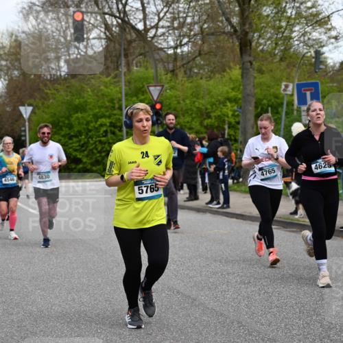 12.04.2026 - 45. Internationalen Wilhelmsburger Insellauf J. Mangold http://msf.ph/oto/9510671 12.04.2026 13:00:59 Ziel 4468, 2964, 5311, 4707, 4696, 5777, 3166, 4702, 4407, 4827, 4622, 5799, 4537, 4538, 4830, 4354, 4772, 4355, 5106, 4332, 5765, 4944, 4546, 5485, 5485, 4625, 4637, 3436, 3437, 2578, 4937, 5135, 5186, 4765, 5167, 4869, 5636, 3954, 5182, 4778, 5692, 4644, 4925, 5351, 4925, 5351, 5140, 4965, 3154, 4754, 4890, 4888, 4889, 5349, 3726, 5679, 5472, 5807, 5782, 4666, 5781 meine-sportfotos.de