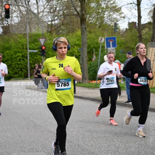 12.04.2026 - 45. Internationalen Wilhelmsburger Insellauf J. Mangold http://msf.ph/oto/9510676 12.04.2026 13:01:00 Ziel 4468, 2964, 5311, 4707, 4696, 5777, 3166, 4702, 4407, 4827, 4622, 5799, 4537, 4538, 4830, 4354, 4772, 4355, 5106, 4332, 5765, 4944, 4546, 5485, 4625, 4637, 3436, 4625, 4637, 3436, 3437, 2578, 4937, 5135, 5186, 4765, 5167, 4869, 5636, 3954, 5182, 4778, 5692, 4644, 4925, 5351, 5140, 5140, 4965, 3154, 4754, 4890, 4888, 4889, 5349, 3726, 5679, 5472, 5807, 5782, 4666, 5781 meine-sportfotos.de