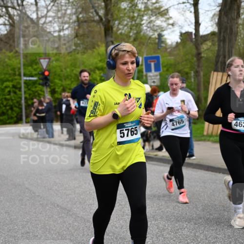 12.04.2026 - 45. Internationalen Wilhelmsburger Insellauf J. Mangold http://msf.ph/oto/9510680 12.04.2026 13:01:00 Ziel 4468, 2964, 5311, 4707, 4696, 5777, 3166, 4702, 4407, 4827, 4622, 5799, 4537, 4538, 4830, 4354, 4772, 4355, 5106, 4332, 5765, 4944, 4546, 5485, 4625, 4637, 3436, 4625, 4637, 3436, 3437, 2578, 4937, 5135, 5186, 4765, 5167, 4869, 5636, 3954, 5182, 4778, 5692, 4644, 4925, 5351, 5140, 5140, 4965, 3154, 4754, 4890, 4888, 4889, 5349, 3726, 5679, 5472, 5807, 5782, 4666, 5781 meine-sportfotos.de