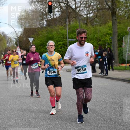 12.04.2026 - 45. Internationalen Wilhelmsburger Insellauf J. Mangold http://msf.ph/oto/9510691 12.04.2026 13:01:01 Ziel 4468, 2964, 5311, 4707, 4696, 5777, 3166, 4702, 4407, 4827, 4622, 5799, 4537, 4538, 4830, 4354, 4772, 4355, 5106, 4332, 5765, 4944, 4546, 5485, 4625, 4637, 3436, 3437, 2578, 4937, 3437, 2578, 4937, 5135, 5186, 4765, 5167, 4869, 5636, 3954, 5182, 4778, 5692, 4644, 4925, 5351, 5140, 4965, 4965, 3154, 4754, 4890, 4888, 4889, 5349, 3726, 5679, 5472, 5807, 5782, 4666, 5781, 5796, 2675 meine-sportfotos.de