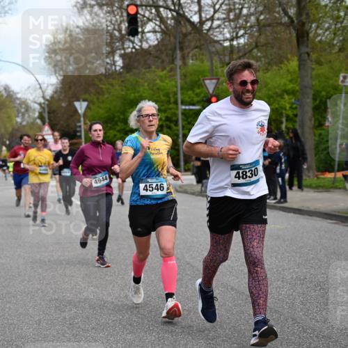 12.04.2026 - 45. Internationalen Wilhelmsburger Insellauf J. Mangold http://msf.ph/oto/9510693 12.04.2026 13:01:02 Ziel 5311, 4707, 4696, 5777, 3166, 4702, 4407, 4827, 4622, 5799, 4537, 4538, 4830, 4354, 4772, 4355, 5106, 4332, 5765, 4944, 4546, 5485, 4625, 4637, 3436, 3437, 2578, 4937, 5135, 5186, 4765, 5167, 4869, 5636, 3954, 5182, 4778, 5692, 4644, 4925, 5351, 5140, 4965, 3154, 4754, 3154, 4754, 4890, 4888, 4889, 5349, 3726, 5679, 5472, 5807, 5782, 4666, 5781, 5796, 2675 meine-sportfotos.de
