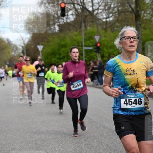 12.04.2026 - 45. Internationalen Wilhelmsburger Insellauf J. Mangold http://msf.ph/oto/9510700 12.04.2026 13:01:03 Ziel 4707, 4696, 5777, 3166, 4702, 4407, 4827, 4622, 5799, 4537, 4538, 4830, 4354, 4772, 4355, 5106, 4332, 5765, 4944, 4546, 5485, 4625, 4637, 3436, 3437, 2578, 4937, 5135, 5135, 5186, 4765, 5167, 4869, 5636, 3954, 5182, 4778, 5692, 4644, 4925, 5351, 5140, 4965, 3154, 4754, 4890, 4888, 4889, 5349, 3726, 5679, 5472, 5807, 5782, 4666, 5781, 5796, 2675 meine-sportfotos.de