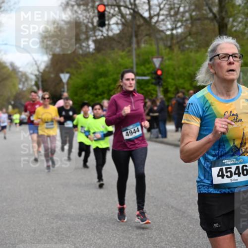 12.04.2026 - 45. Internationalen Wilhelmsburger Insellauf J. Mangold http://msf.ph/oto/9510701 12.04.2026 13:01:03 Ziel 4707, 4696, 5777, 3166, 4702, 4407, 4827, 4622, 5799, 4537, 4538, 4830, 4354, 4772, 4355, 5106, 4332, 5765, 4944, 4546, 5485, 4625, 4637, 3436, 3437, 2578, 4937, 5135, 5135, 5186, 4765, 5167, 4869, 5636, 3954, 5182, 4778, 5692, 4644, 4925, 5351, 5140, 4965, 3154, 4754, 4890, 4888, 4889, 5349, 3726, 5679, 5472, 5807, 5782, 4666, 5781, 5796, 2675 meine-sportfotos.de