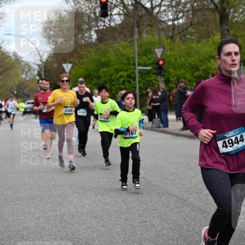 12.04.2026 - 45. Internationalen Wilhelmsburger Insellauf J. Mangold http://msf.ph/oto/9510704 12.04.2026 13:01:04 Ziel 4696, 5777, 3166, 4702, 4407, 4827, 4622, 5799, 4537, 4538, 4830, 4354, 4772, 4355, 5106, 4332, 5765, 4944, 4546, 5485, 4625, 4637, 3436, 3437, 2578, 4937, 5135, 5186, 4765, 5186, 4765, 5167, 4869, 5636, 3954, 5182, 4778, 5692, 4644, 4925, 5351, 5140, 4965, 3154, 4754, 4890, 4888, 4889, 5349, 3726, 4890, 4888, 4889, 5349, 3726, 5679, 5472, 5807, 5782, 4666, 5781, 5796, 2675, 2736 meine-sportfotos.de