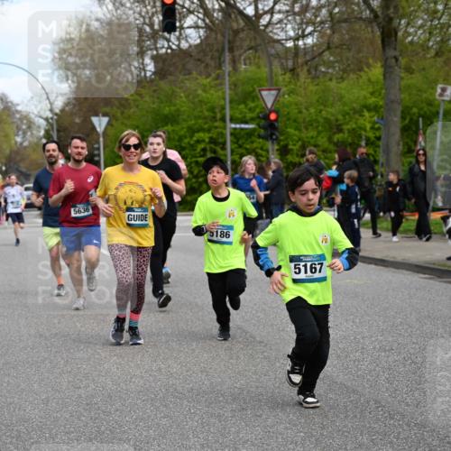 12.04.2026 - 45. Internationalen Wilhelmsburger Insellauf J. Mangold http://msf.ph/oto/9510712 12.04.2026 13:01:04 Ziel 4696, 5777, 3166, 4702, 4407, 4827, 4622, 5799, 4537, 4538, 4830, 4354, 4772, 4355, 5106, 4332, 5765, 4944, 4546, 5485, 4625, 4637, 3436, 3437, 2578, 4937, 5135, 5186, 4765, 5186, 4765, 5167, 4869, 5636, 3954, 5182, 4778, 5692, 4644, 4925, 5351, 5140, 4965, 3154, 4754, 4890, 4888, 4889, 5349, 3726, 4890, 4888, 4889, 5349, 3726, 5679, 5472, 5807, 5782, 4666, 5781, 5796, 2675, 2736 meine-sportfotos.de