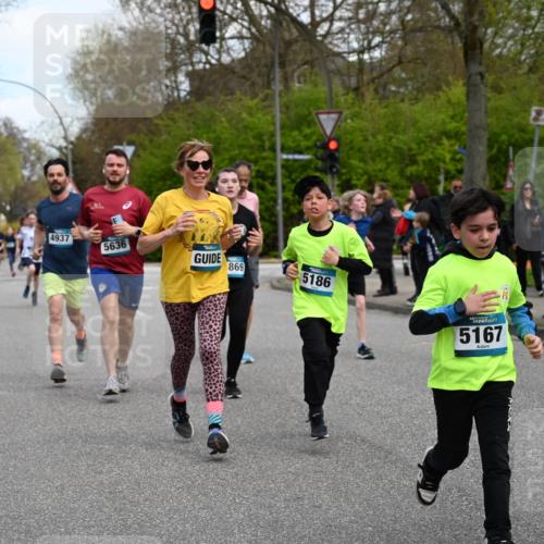 12.04.2026 - 45. Internationalen Wilhelmsburger Insellauf J. Mangold http://msf.ph/oto/9510718 12.04.2026 13:01:05 Ziel 4696, 5777, 3166, 4702, 4407, 4827, 4622, 5799, 4537, 4538, 4830, 4354, 4772, 4355, 5106, 4332, 5765, 4944, 4546, 5485, 4625, 4637, 3436, 3437, 2578, 4937, 5135, 5186, 4765, 5167, 4869, 5636, 3954, 5182, 4778, 5692, 4644, 4925, 5351, 5140, 4965, 3154, 4754, 4890, 4888, 4889, 5349, 3726, 5679, 5472, 5807, 5782, 4666, 5781, 5796, 2675, 2736 meine-sportfotos.de