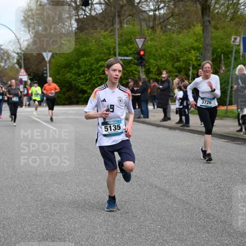 12.04.2026 - 45. Internationalen Wilhelmsburger Insellauf J. Mangold http://msf.ph/oto/9510732 12.04.2026 13:01:09 Ziel 4407, 4827, 4622, 5799, 4537, 4538, 4830, 4354, 4772, 4355, 5106, 4332, 5765, 4944, 4546, 5485, 4625, 4637, 3436, 3437, 2578, 4937, 5135, 5186, 4765, 5167, 4869, 5636, 3954, 5182, 4778, 4778, 5692, 4644, 4925, 5351, 5140, 4965, 3154, 4754, 4890, 4888, 4889, 5349, 3726, 5679, 5472, 5807, 5807, 5782, 4666, 5781, 5796, 2675, 2736 meine-sportfotos.de
