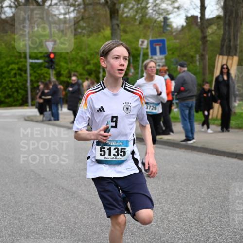 12.04.2026 - 45. Internationalen Wilhelmsburger Insellauf J. Mangold http://msf.ph/oto/9510740 12.04.2026 13:01:10 Ziel 4827, 4622, 5799, 4537, 4538, 4830, 4354, 4772, 4355, 5106, 4332, 5765, 4944, 4546, 5485, 4625, 4637, 3436, 3437, 2578, 4937, 5135, 5186, 4765, 5167, 4869, 5636, 3954, 5182, 4778, 5692, 4644, 5692, 4644, 4925, 5351, 5140, 4965, 3154, 4754, 4890, 4888, 4889, 5349, 3726, 5679, 5472, 5807, 5782, 4666, 5781, 5782, 4666, 5781, 5796, 2675, 2736, 3995 meine-sportfotos.de