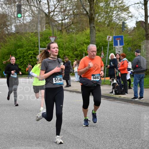 12.04.2026 - 45. Internationalen Wilhelmsburger Insellauf J. Mangold http://msf.ph/oto/9510746 12.04.2026 13:01:14 Ziel 4622, 5799, 4537, 4538, 4830, 4354, 4772, 4355, 5106, 4332, 5765, 4944, 4546, 5485, 4625, 4637, 3436, 3437, 2578, 4937, 5135, 5186, 4765, 5167, 4869, 5636, 3954, 5182, 4778, 5692, 4644, 4925, 5351, 5140, 4965, 3154, 4754, 3154, 4754, 4890, 4888, 4889, 5349, 3726, 5679, 5472, 5807, 5782, 4666, 5781, 5796, 2675, 2736, 3995, 5188, 5852 meine-sportfotos.de