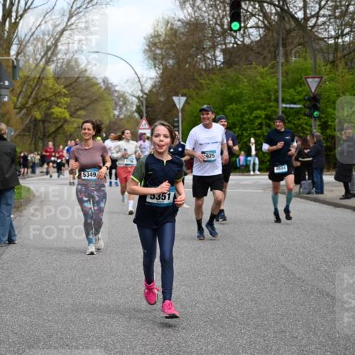 12.04.2026 - 45. Internationalen Wilhelmsburger Insellauf J. Mangold http://msf.ph/oto/9510771 12.04.2026 13:01:18 Ziel 4830, 4354, 4772, 4355, 5106, 4332, 5765, 4944, 4546, 5485, 4625, 4637, 3436, 3437, 2578, 4937, 5135, 5186, 4765, 5167, 4869, 5636, 3954, 5182, 4778, 5692, 4644, 4925, 5351, 5140, 4965, 3154, 4754, 4890, 4888, 4889, 5349, 3726, 5679, 5679, 5472, 5807, 5782, 4666, 5781, 5796, 2675, 2736, 3995, 5188, 5852, 3626, 5409, 5059, 2083 meine-sportfotos.de