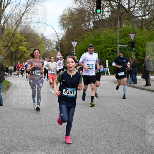 12.04.2026 - 45. Internationalen Wilhelmsburger Insellauf J. Mangold http://msf.ph/oto/9510773 12.04.2026 13:01:18 Ziel 4830, 4354, 4772, 4355, 5106, 4332, 5765, 4944, 4546, 5485, 4625, 4637, 3436, 3437, 2578, 4937, 5135, 5186, 4765, 5167, 4869, 5636, 3954, 5182, 4778, 5692, 4644, 4925, 5351, 5140, 4965, 3154, 4754, 4890, 4888, 4889, 5349, 3726, 5679, 5679, 5472, 5807, 5782, 4666, 5781, 5796, 2675, 2736, 3995, 5188, 5852, 3626, 5409, 5059, 2083 meine-sportfotos.de