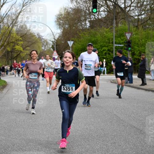 12.04.2026 - 45. Internationalen Wilhelmsburger Insellauf J. Mangold http://msf.ph/oto/9510775 12.04.2026 13:01:18 Ziel 4830, 4354, 4772, 4355, 5106, 4332, 5765, 4944, 4546, 5485, 4625, 4637, 3436, 3437, 2578, 4937, 5135, 5186, 4765, 5167, 4869, 5636, 3954, 5182, 4778, 5692, 4644, 4925, 5351, 5140, 4965, 3154, 4754, 4890, 4888, 4889, 5349, 3726, 5679, 5679, 5472, 5807, 5782, 4666, 5781, 5796, 2675, 2736, 3995, 5188, 5852, 3626, 5409, 5059, 2083 meine-sportfotos.de
