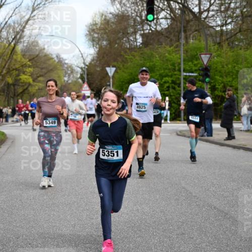 12.04.2026 - 45. Internationalen Wilhelmsburger Insellauf J. Mangold http://msf.ph/oto/9510776 12.04.2026 13:01:18 Ziel 4830, 4354, 4772, 4355, 5106, 4332, 5765, 4944, 4546, 5485, 4625, 4637, 3436, 3437, 2578, 4937, 5135, 5186, 4765, 5167, 4869, 5636, 3954, 5182, 4778, 5692, 4644, 4925, 5351, 5140, 4965, 3154, 4754, 4890, 4888, 4889, 5349, 3726, 5679, 5679, 5472, 5807, 5782, 4666, 5781, 5796, 2675, 2736, 3995, 5188, 5852, 3626, 5409, 5059, 2083 meine-sportfotos.de