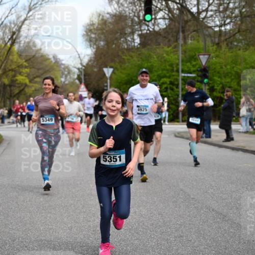 12.04.2026 - 45. Internationalen Wilhelmsburger Insellauf J. Mangold http://msf.ph/oto/9510777 12.04.2026 13:01:18 Ziel 4830, 4354, 4772, 4355, 5106, 4332, 5765, 4944, 4546, 5485, 4625, 4637, 3436, 3437, 2578, 4937, 5135, 5186, 4765, 5167, 4869, 5636, 3954, 5182, 4778, 5692, 4644, 4925, 5351, 5140, 4965, 3154, 4754, 4890, 4888, 4889, 5349, 3726, 5679, 5679, 5472, 5807, 5782, 4666, 5781, 5796, 2675, 2736, 3995, 5188, 5852, 3626, 5409, 5059, 2083 meine-sportfotos.de
