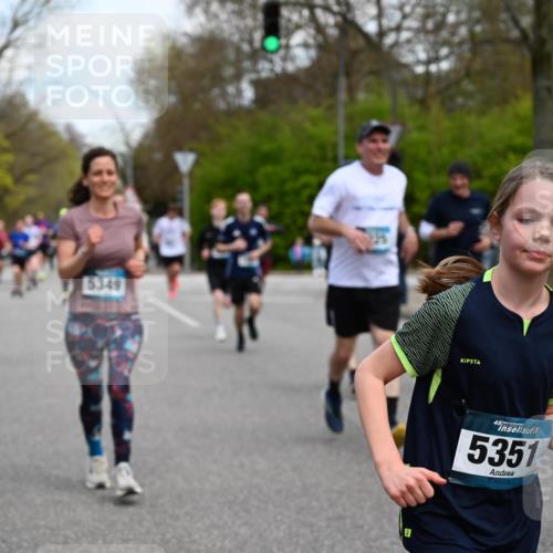 12.04.2026 - 45. Internationalen Wilhelmsburger Insellauf J. Mangold http://msf.ph/oto/9510783 12.04.2026 13:01:19 Ziel 4830, 4354, 4772, 4355, 5106, 4332, 5765, 4944, 4546, 5485, 4625, 4637, 3436, 3437, 2578, 4937, 5135, 5186, 4765, 5167, 4869, 5636, 3954, 5182, 4778, 5692, 4644, 4925, 5351, 5140, 4965, 3154, 4754, 4890, 4888, 4889, 5349, 3726, 5679, 5472, 5472, 5807, 5782, 4666, 5781, 5796, 2675, 2736, 3995, 5188, 5852, 3626, 5409, 5059, 2083 meine-sportfotos.de
