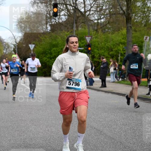 12.04.2026 - 45. Internationalen Wilhelmsburger Insellauf J. Mangold http://msf.ph/oto/9510814 12.04.2026 13:01:22 Ziel 4944, 4546, 5485, 4625, 4637, 3436, 3437, 2578, 4937, 5135, 5186, 4765, 5167, 4869, 5636, 3954, 5182, 4778, 5692, 4644, 4925, 5351, 5140, 4965, 3154, 4754, 4890, 4888, 4889, 5349, 3726, 5679, 5472, 5807, 5782, 4666, 5781, 5782, 4666, 5781, 5796, 2675, 2736, 3995, 3995, 5188, 5852, 3626, 5409, 5059, 2083, 5176 meine-sportfotos.de