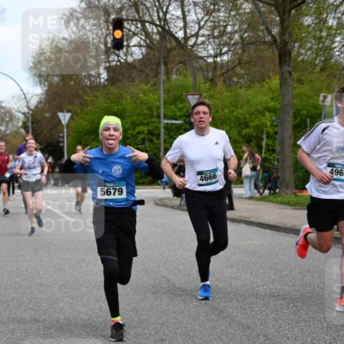 12.04.2026 - 45. Internationalen Wilhelmsburger Insellauf J. Mangold http://msf.ph/oto/9510826 12.04.2026 13:01:25 Ziel 4625, 4637, 3436, 3437, 2578, 4937, 5135, 5186, 4765, 5167, 4869, 5636, 3954, 5182, 4778, 5692, 4644, 4925, 5351, 5140, 4965, 3154, 4754, 4890, 4888, 4889, 5349, 3726, 5679, 5472, 5807, 5782, 4666, 5781, 5796, 2675, 5796, 2675, 2736, 3995, 5188, 5188, 5852, 3626, 5409, 5059, 2083, 5176, 4423, 2185 meine-sportfotos.de