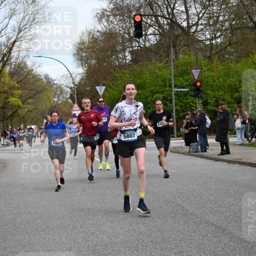 12.04.2026 - 45. Internationalen Wilhelmsburger Insellauf J. Mangold http://msf.ph/oto/9510845 12.04.2026 13:01:27 Ziel 5135, 5186, 4765, 5167, 4869, 5636, 3954, 5182, 4778, 5692, 4644, 4925, 5351, 5140, 4965, 3154, 4754, 4890, 4888, 4889, 5349, 3726, 5679, 5472, 5807, 5782, 4666, 5781, 5796, 2675, 2736, 3995, 5188, 5852, 3626, 5409, 5059, 3626, 5409, 5059, 2083, 5176, 4423, 2185, 5100 meine-sportfotos.de