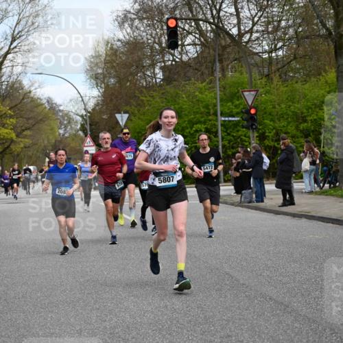 12.04.2026 - 45. Internationalen Wilhelmsburger Insellauf J. Mangold http://msf.ph/oto/9510846 12.04.2026 13:01:27 Ziel 5135, 5186, 4765, 5167, 4869, 5636, 3954, 5182, 4778, 5692, 4644, 4925, 5351, 5140, 4965, 3154, 4754, 4890, 4888, 4889, 5349, 3726, 5679, 5472, 5807, 5782, 4666, 5781, 5796, 2675, 2736, 3995, 5188, 5852, 3626, 5409, 5059, 3626, 5409, 5059, 2083, 5176, 4423, 2185, 5100 meine-sportfotos.de