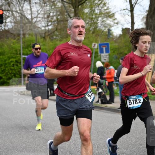 12.04.2026 - 45. Internationalen Wilhelmsburger Insellauf J. Mangold http://msf.ph/oto/9510872 12.04.2026 13:01:30 Ziel 5167, 4869, 5636, 3954, 5182, 4778, 5692, 4644, 4925, 5351, 5140, 4965, 3154, 4754, 4890, 4888, 4889, 5349, 3726, 5679, 5472, 5807, 5782, 4666, 5781, 5796, 2675, 2736, 3995, 5188, 5852, 3626, 5409, 5059, 2083, 2083, 5176, 4423, 2185, 5100, 4422 meine-sportfotos.de