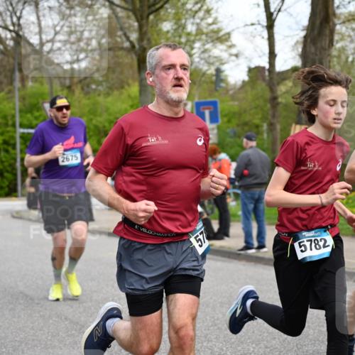 12.04.2026 - 45. Internationalen Wilhelmsburger Insellauf J. Mangold http://msf.ph/oto/9510873 12.04.2026 13:01:30 Ziel 5167, 4869, 5636, 3954, 5182, 4778, 5692, 4644, 4925, 5351, 5140, 4965, 3154, 4754, 4890, 4888, 4889, 5349, 3726, 5679, 5472, 5807, 5782, 4666, 5781, 5796, 2675, 2736, 3995, 5188, 5852, 3626, 5409, 5059, 2083, 2083, 5176, 4423, 2185, 5100, 4422 meine-sportfotos.de