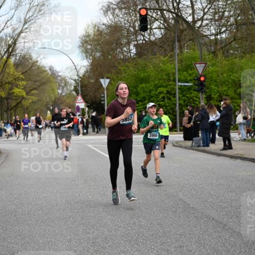 12.04.2026 - 45. Internationalen Wilhelmsburger Insellauf J. Mangold http://msf.ph/oto/9510900 12.04.2026 13:01:34 Ziel 4778, 5692, 4644, 4925, 5351, 5140, 4965, 3154, 4754, 4890, 4888, 4889, 5349, 3726, 5679, 5472, 5807, 5782, 4666, 5781, 5796, 2675, 2736, 3995, 3995, 5188, 5852, 3626, 5409, 5059, 2083, 5176, 4423, 2185, 5100, 4422, 2733, 4433, 2738 meine-sportfotos.de