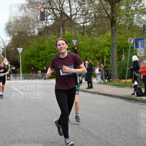 12.04.2026 - 45. Internationalen Wilhelmsburger Insellauf J. Mangold http://msf.ph/oto/9510915 12.04.2026 13:01:36 Ziel 4925, 5351, 5140, 4965, 3154, 4754, 4890, 4888, 4889, 5349, 3726, 5679, 5472, 5807, 5782, 4666, 5781, 5796, 2675, 2736, 3995, 5188, 5852, 3626, 5409, 5059, 2083, 5176, 4423, 2185, 5100, 4422, 2733, 4433, 2738, 3129, 3616 meine-sportfotos.de