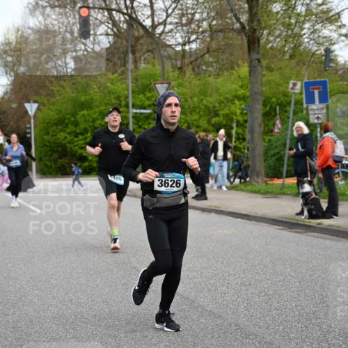12.04.2026 - 45. Internationalen Wilhelmsburger Insellauf J. Mangold http://msf.ph/oto/9510935 12.04.2026 13:01:41 Ziel 4890, 4888, 4889, 5349, 3726, 5679, 5472, 5807, 5782, 4666, 5781, 5796, 2675, 2736, 3995, 5188, 5852, 3626, 5409, 5059, 2083, 5176, 4423, 2185, 5100, 4422, 4422, 2733, 4433, 2738, 3129, 3616, 5181, 5117, 3663, 5540, 5137, 4527, 4606, 5455 meine-sportfotos.de