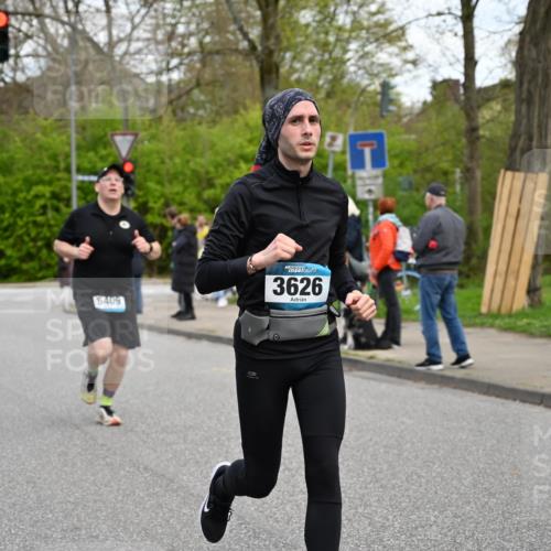 12.04.2026 - 45. Internationalen Wilhelmsburger Insellauf J. Mangold http://msf.ph/oto/9510942 12.04.2026 13:01:42 Ziel 5679, 5472, 5807, 5782, 4666, 5781, 5796, 2675, 2736, 3995, 5188, 5852, 3626, 5409, 5059, 2083, 2083, 5176, 4423, 2185, 5100, 4422, 2733, 4433, 2738, 3129, 3616, 5181, 5117, 3663, 5540, 5137, 4527, 4606, 5455, 4817, 4818 meine-sportfotos.de
