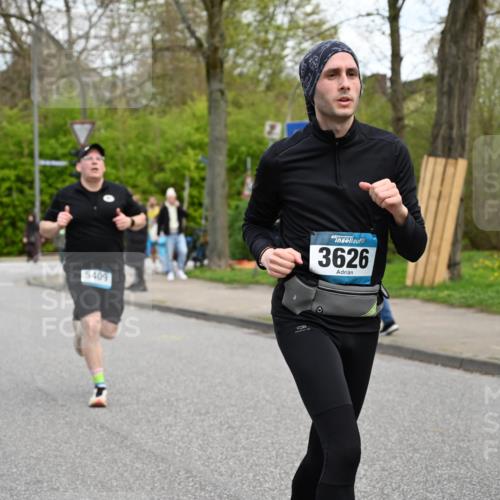 12.04.2026 - 45. Internationalen Wilhelmsburger Insellauf J. Mangold http://msf.ph/oto/9510945 12.04.2026 13:01:42 Ziel 5679, 5472, 5807, 5782, 4666, 5781, 5796, 2675, 2736, 3995, 5188, 5852, 3626, 5409, 5059, 2083, 2083, 5176, 4423, 2185, 5100, 4422, 2733, 4433, 2738, 3129, 3616, 5181, 5117, 3663, 5540, 5137, 4527, 4606, 5455, 4817, 4818 meine-sportfotos.de