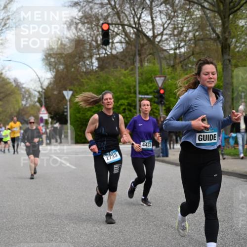 12.04.2026 - 45. Internationalen Wilhelmsburger Insellauf J. Mangold http://msf.ph/oto/9510974 12.04.2026 13:01:47 Ziel 5782, 4666, 5781, 5796, 2675, 2736, 3995, 5188, 5852, 3626, 5409, 5059, 2083, 5176, 4423, 4423, 2185, 5100, 4422, 2733, 4433, 2738, 3129, 3129, 3616, 5181, 5117, 3663, 5540, 5137, 4527, 4606, 5455, 4817, 4818, 4966, 2278, 2292, 2057, 5068, 3858, 3859, 4525, 4072, 2086, 5827 meine-sportfotos.de