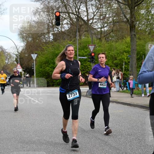 12.04.2026 - 45. Internationalen Wilhelmsburger Insellauf J. Mangold http://msf.ph/oto/9510981 12.04.2026 13:01:47 Ziel 5782, 4666, 5781, 5796, 2675, 2736, 3995, 5188, 5852, 3626, 5409, 5059, 2083, 5176, 4423, 4423, 2185, 5100, 4422, 2733, 4433, 2738, 3129, 3129, 3616, 5181, 5117, 3663, 5540, 5137, 4527, 4606, 5455, 4817, 4818, 4966, 2278, 2292, 2057, 5068, 3858, 3859, 4525, 4072, 2086, 5827 meine-sportfotos.de