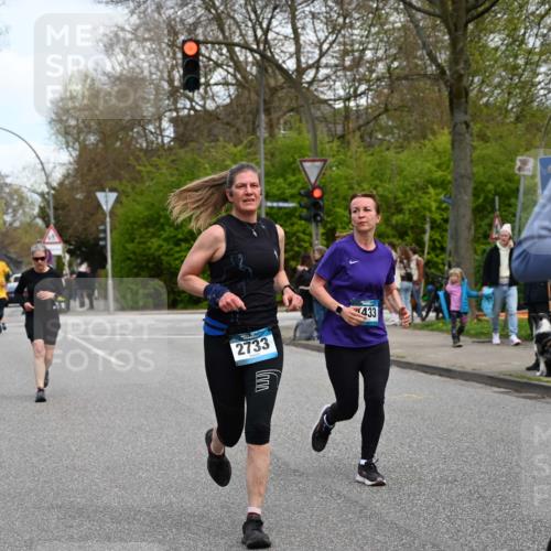 12.04.2026 - 45. Internationalen Wilhelmsburger Insellauf J. Mangold http://msf.ph/oto/9510982 12.04.2026 13:01:47 Ziel 5782, 4666, 5781, 5796, 2675, 2736, 3995, 5188, 5852, 3626, 5409, 5059, 2083, 5176, 4423, 4423, 2185, 5100, 4422, 2733, 4433, 2738, 3129, 3129, 3616, 5181, 5117, 3663, 5540, 5137, 4527, 4606, 5455, 4817, 4818, 4966, 2278, 2292, 2057, 5068, 3858, 3859, 4525, 4072, 2086, 5827 meine-sportfotos.de